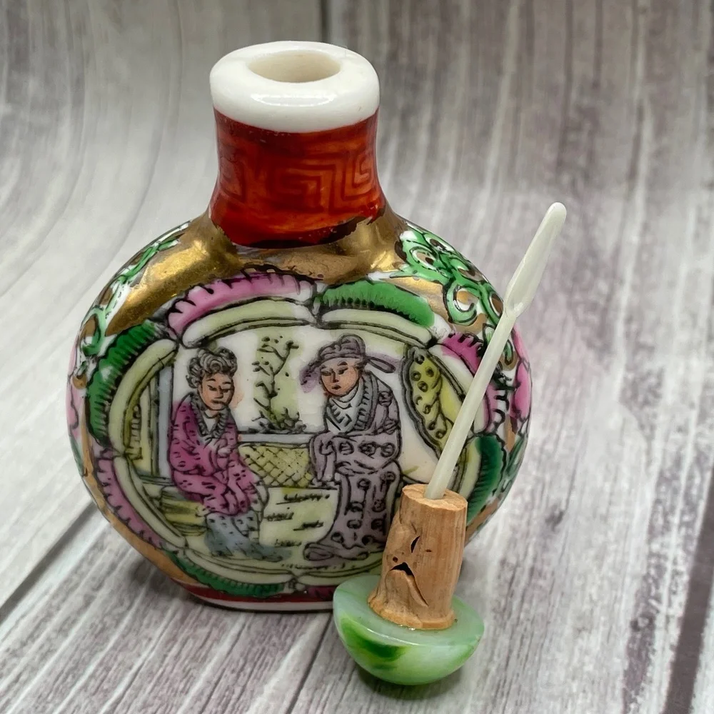 Vintage Chinese Painted Snuff Bottle - Picture 1 of 12